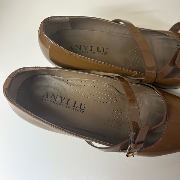 Anyi Lu Brown and Black Patent Flats with Gold Trim - Picture 2 of 9